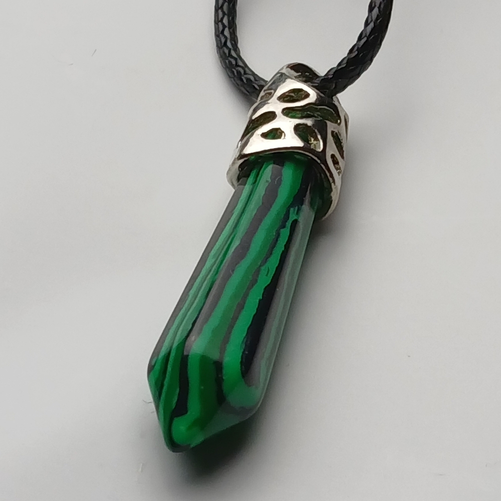Elegant Malachite Green Hand Crafted Pendant Necklace